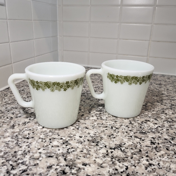 PYREX Green Crazy Daisy Set of 2 Milk/Coffee Mugs - Picture 2 of 3